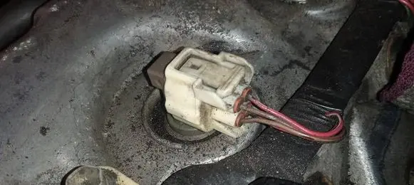 Toyota Avensis Verso Fuel injector 4KONTAKTU