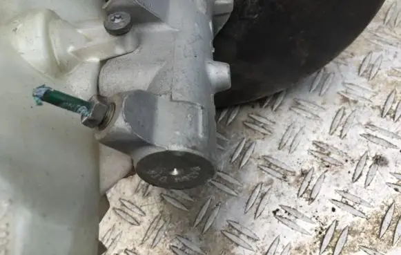 Renault Clio III Master brake cylinder