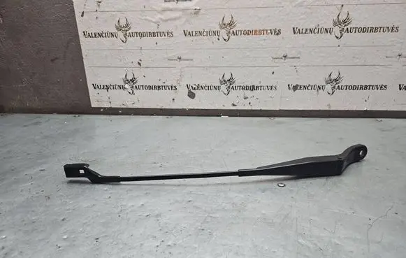 Peugeot 2008 I Front wiper blade arm 9673291980