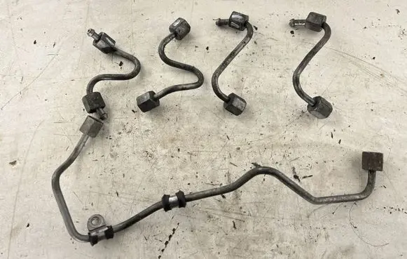 Mercedes-Benz C W204 Fuel injector supply line/pipe 
