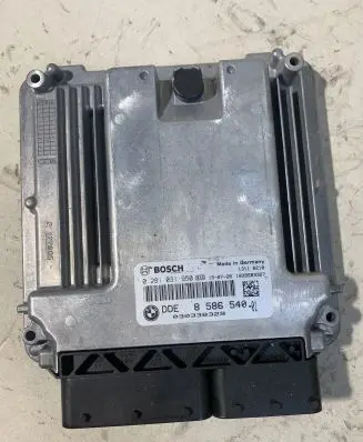 BMW 5 F10 F11 Engine control unit/module 8586540