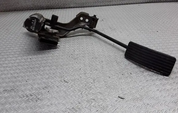 Mitsubishi Galant Accelerator throttle pedal