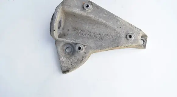 Audi A6 S6 C5 4B Gearbox mounting bracket 8D0399113AC