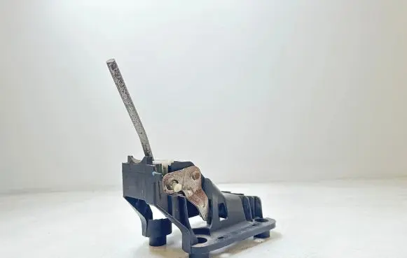 Peugeot 207 Gear shifter/selector 9684489580