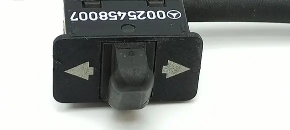 Mercedes-Benz 380 560SEC C126 Steering wheel adjustment switch 0025458007 0125458228 331540