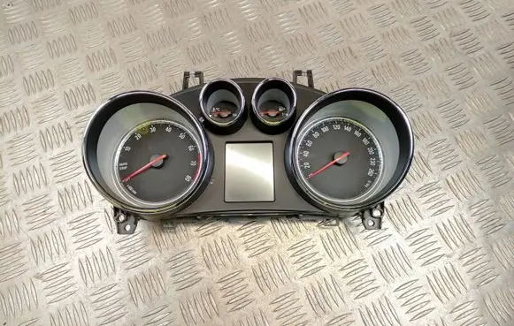Opel Mokka Speedometer (instrument cluster) 7110500000000 95375173 654663731