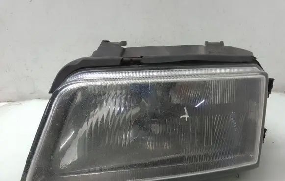Audi A4 S4 B5 8D Headlight/headlamp 8D0941003E