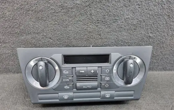 Audi A3 S3 A3 Sportback 8P Climate control unit 8P0820043B 8P0820043B5PR