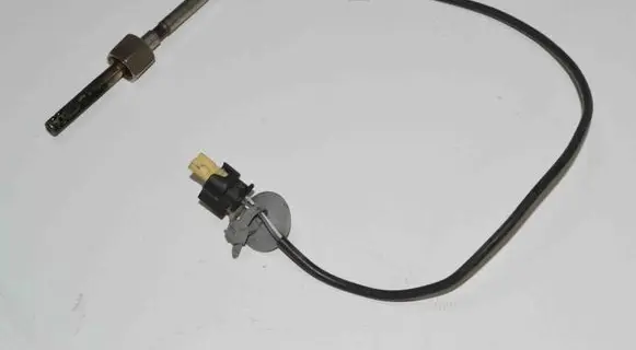 Mercedes-Benz E W212 Oil temperature sensor A0009053905