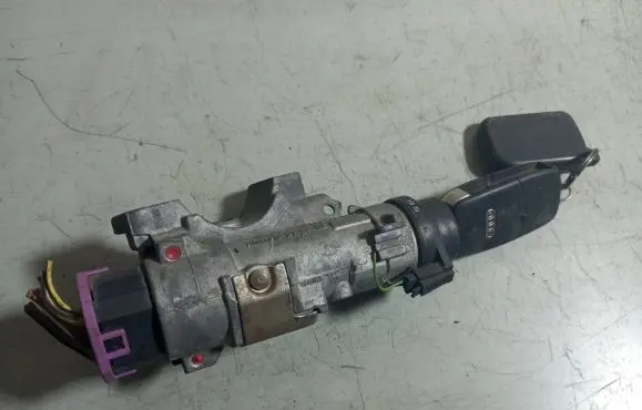 Audi A6 S6 C5 4B Ignition lock 4B0905851G