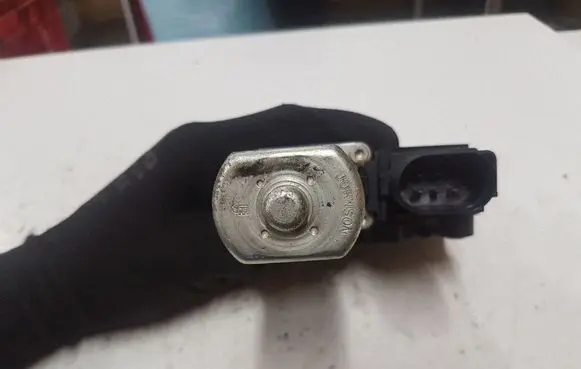 BMW 3 E90 E91 Rear door window regulator motor 71002603 9030221