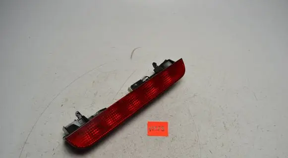 Nissan X-Trail T30 Third/center stoplight P1842