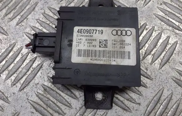 Audi A8 S8 D3 4E Alarm control unit/module 4E0907719