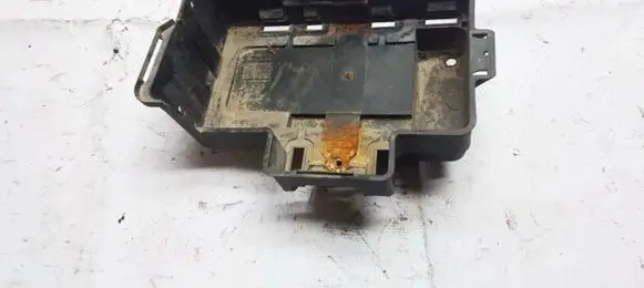 Battery box tray