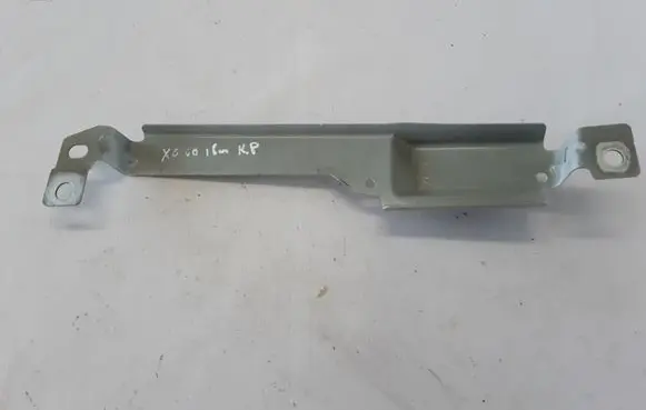 Volvo XC60 Fender mounting bracket 31424580