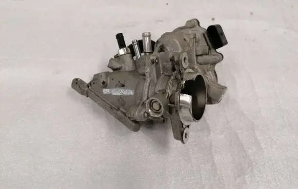 Skoda Superb B8 (3V) Throttle valve 04L128637A