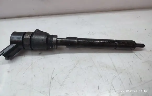 KIA Carens II Fuel injector 0445110258