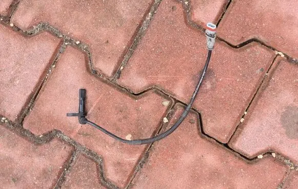 Opel Zafira C ABS brake wheel speed sensor 23483147