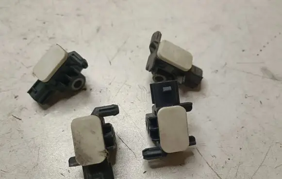 Citroen C4 Aircross Airbag deployment crash/impact sensor 8651A 3098