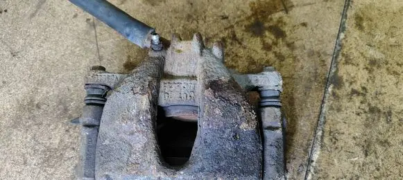 Peugeot 308 Front brake caliper