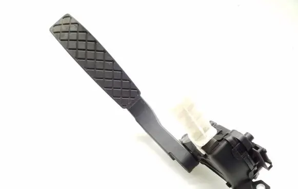 Volkswagen Touareg I Accelerator throttle pedal 7L0723507D