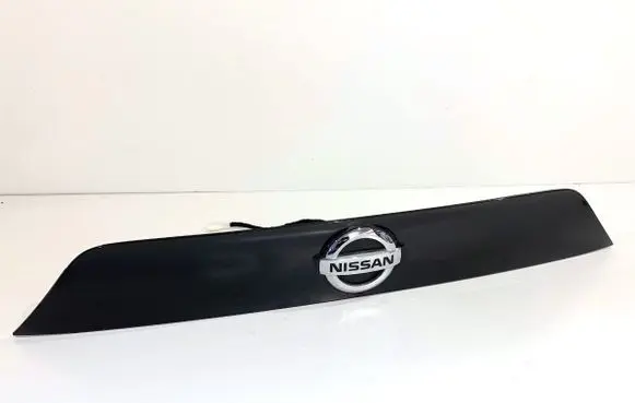 Nissan Qashqai Trunk door license plate light bar 5481U100