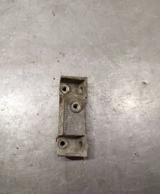 Land Rover Discovery 3 - LR3 Fuel pump bracket 4R8Q9W276AB