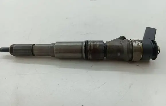 BMW 5 E60 E61 Fuel injector 0445110212