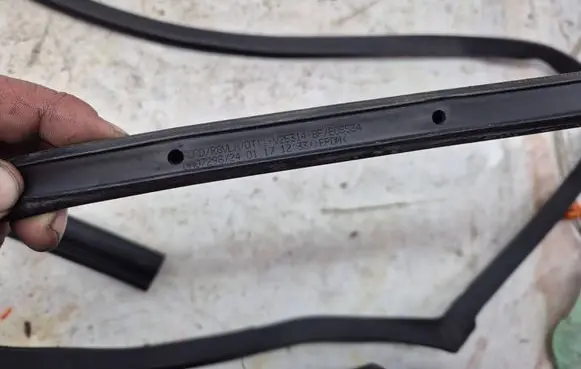Ford Transit - Tourneo Connect Front door rubber seal DT11V25314 DA07296
