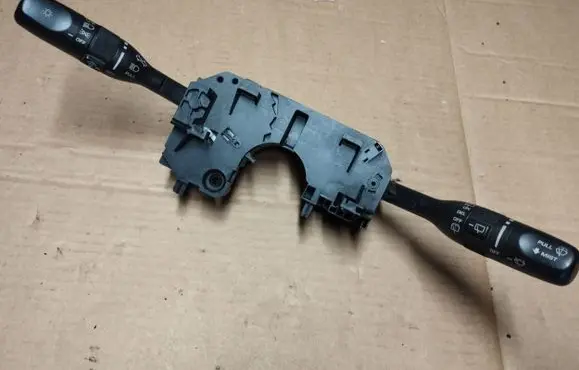 Jeep Cherokee III KJ Wiper turn signal indicator stalk/switch P56010132AD