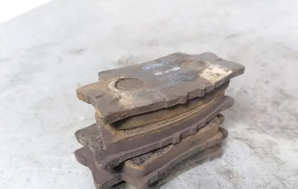 Toyota RAV 4 (XA30) Brake pads (rear) 