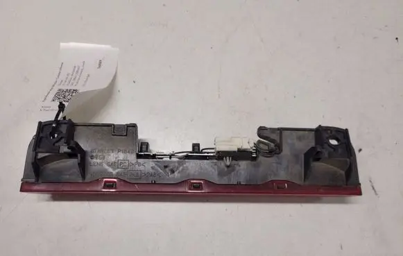 Nissan X-Trail T30 Third/center stoplight P1842