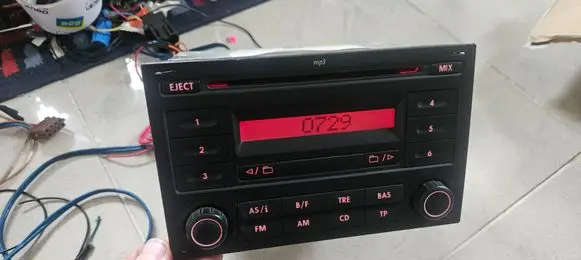 Seat Alhambra (Mk1) Radio/CD/DVD/GPS head unit RCD200