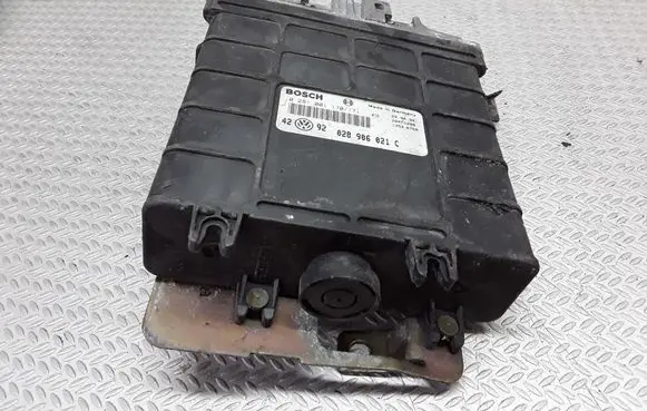 Volkswagen Golf III Engine control unit/module 0281001170 028906021C