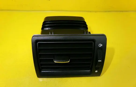 Ford Mondeo Mk III Dashboard side air vent grill/cover trim D1B1A