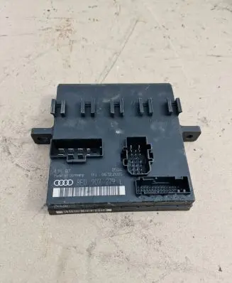 Audi A4 S4 B7 8E 8H Comfort/convenience module 8E0907279L
