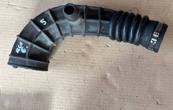 Air intake hose/pipe
