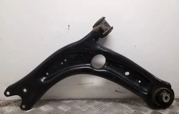 Volkswagen PASSAT B8 Front lower control arm/wishbone 3Q0407153B