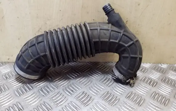 Seat Exeo (3R) Turbo air intake inlet pipe/hose 8E0129615Q
