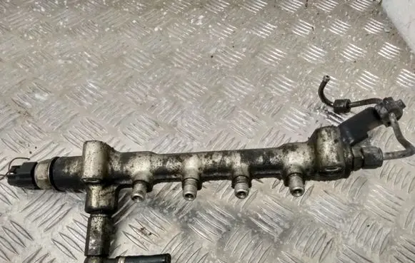 Opel Astra H Fuel main line pipe 