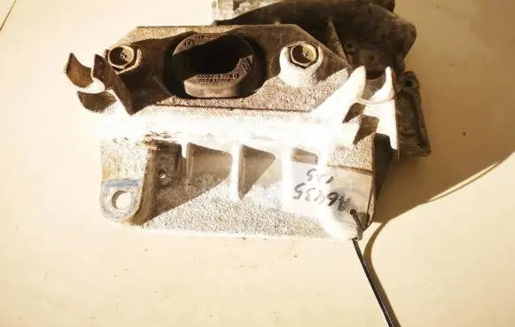 Nissan Micra Engine mount bracket 11220ax600 8200042455