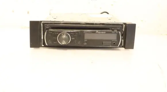 Seat Leon (1M) Radio/GPS head unit trim DEH2220UB