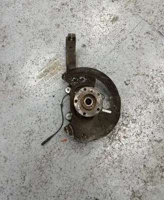 BMW X5M F85 Front wheel hub 6869870
