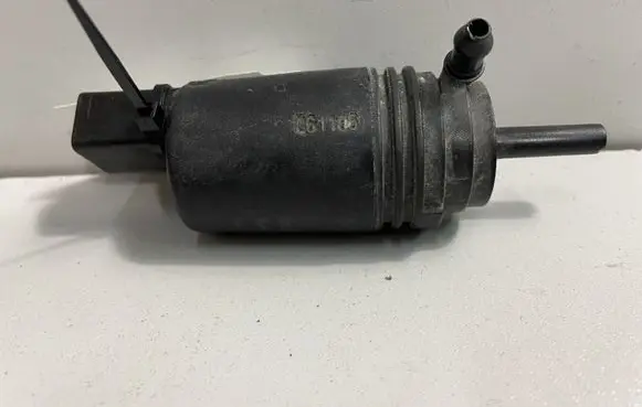 BMW X3 F25 Windscreen/windshield washer pump 8377612