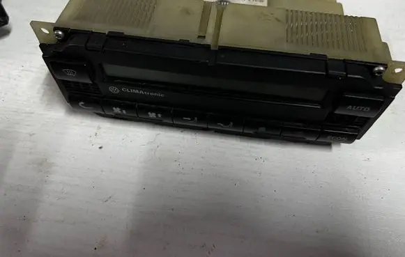 Volkswagen PASSAT B5 Climate control unit 3B1907044B 5HB00761710
