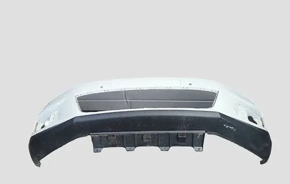 Volkswagen Tiguan Front bumper 5N0805903J 6N0807221K