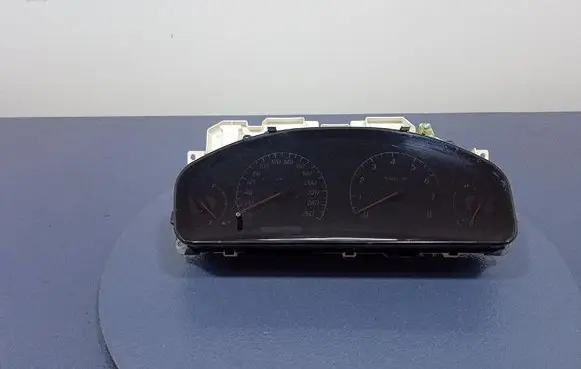Speedometer (instrument cluster)