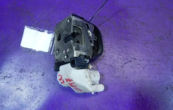 Alfa Romeo 147 Front door lock