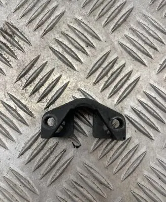 BMW 7 E65 E66 Fuel Injector clamp holder