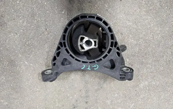 Opel Astra J Engine mount bracket 13248575